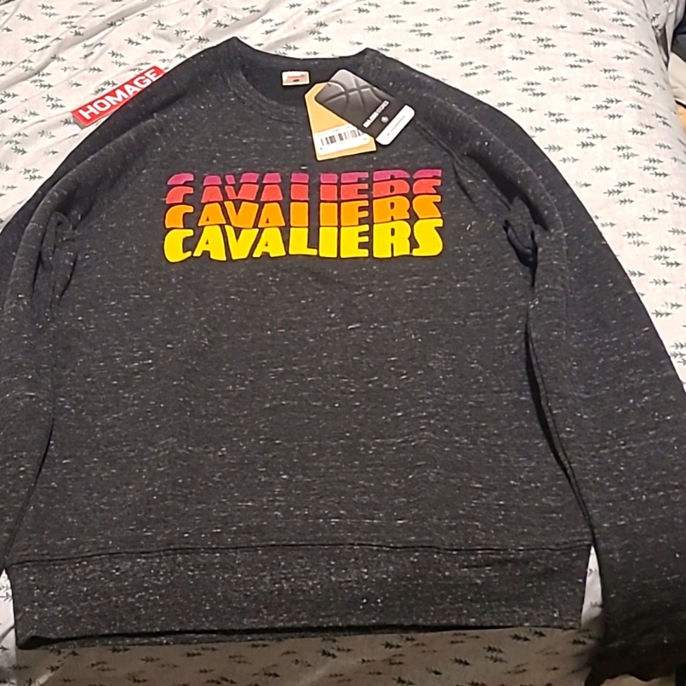 NWT Homage NBA Women's Cavaliers Fadeaway sweater